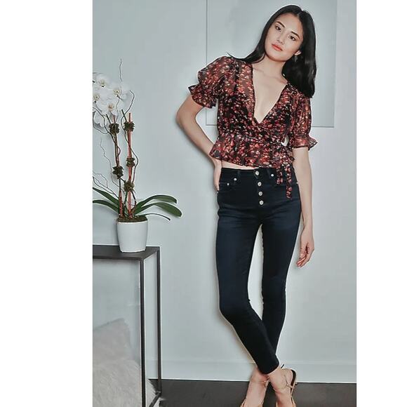 LULUS Signature Style Black Floral Print Sheer Ruffled Wrap Top ~ Womens Size XS - Picture 2 of 7